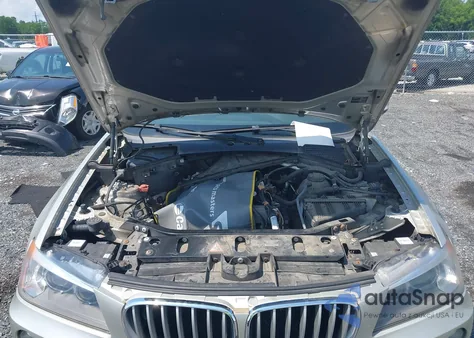 2013 BMW X3 xDrive28I z USA, uszkodzony, nr VIN 5UXWX9C57D0D01258